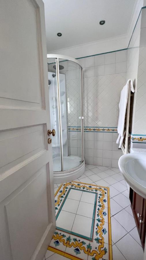Calabritto Suite Napels Buitenkant foto